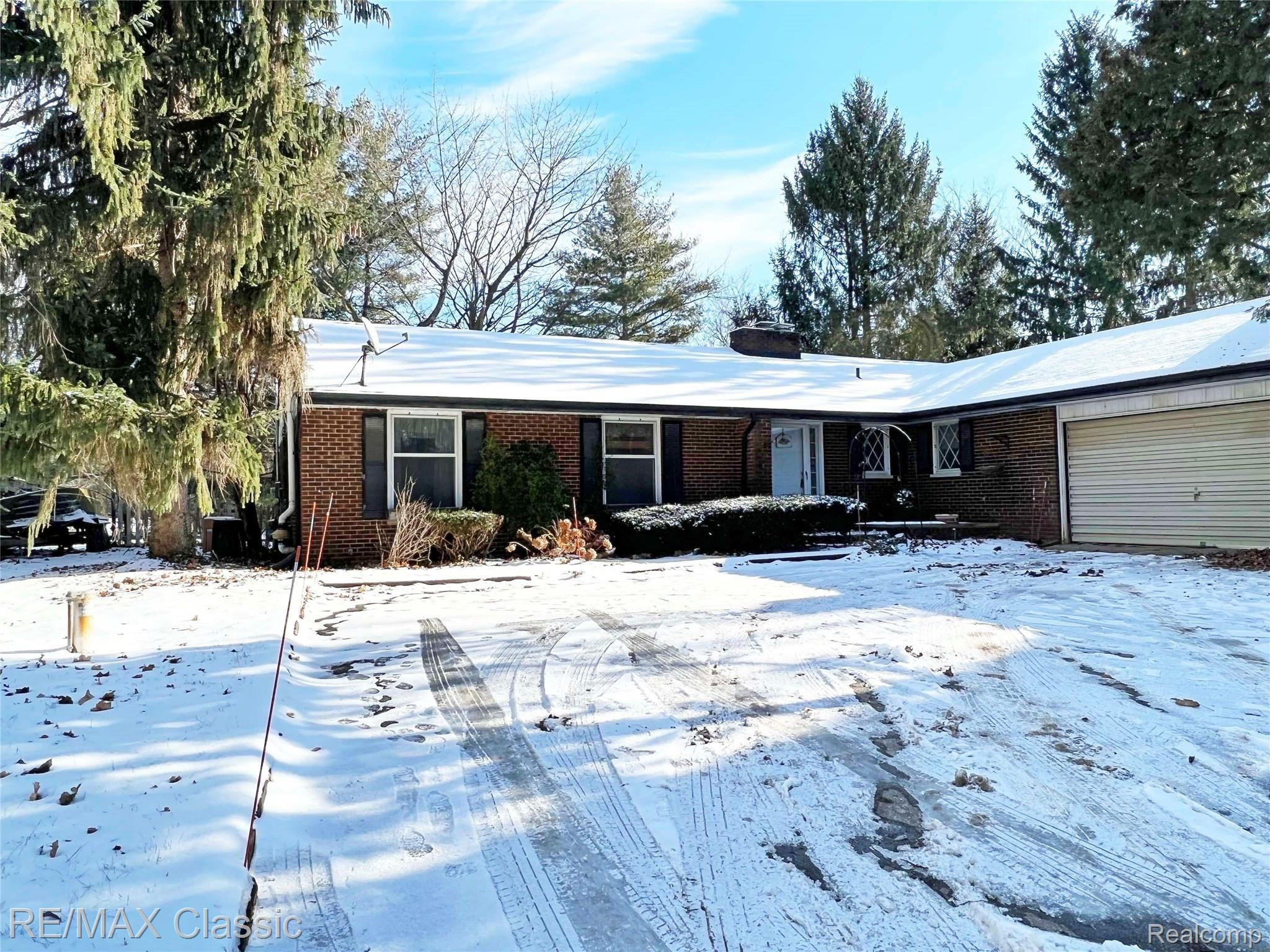 1753 Old Plank Road Milford, MI 48381 - Photo 2 of 32 IMG_0717.JPG