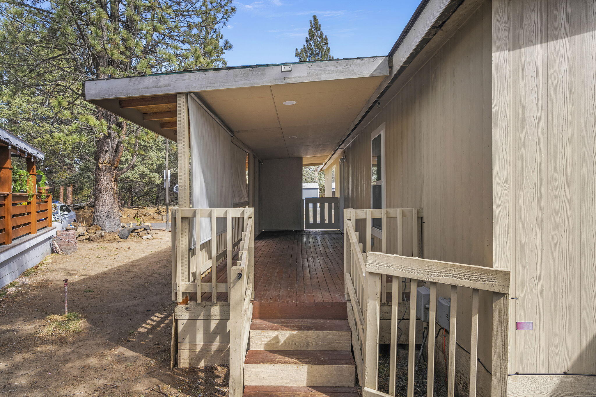 60901 Brosterhous Road, Unit 741 Bend, OR 97702 - Photo 19 of 34 Covered Deck
