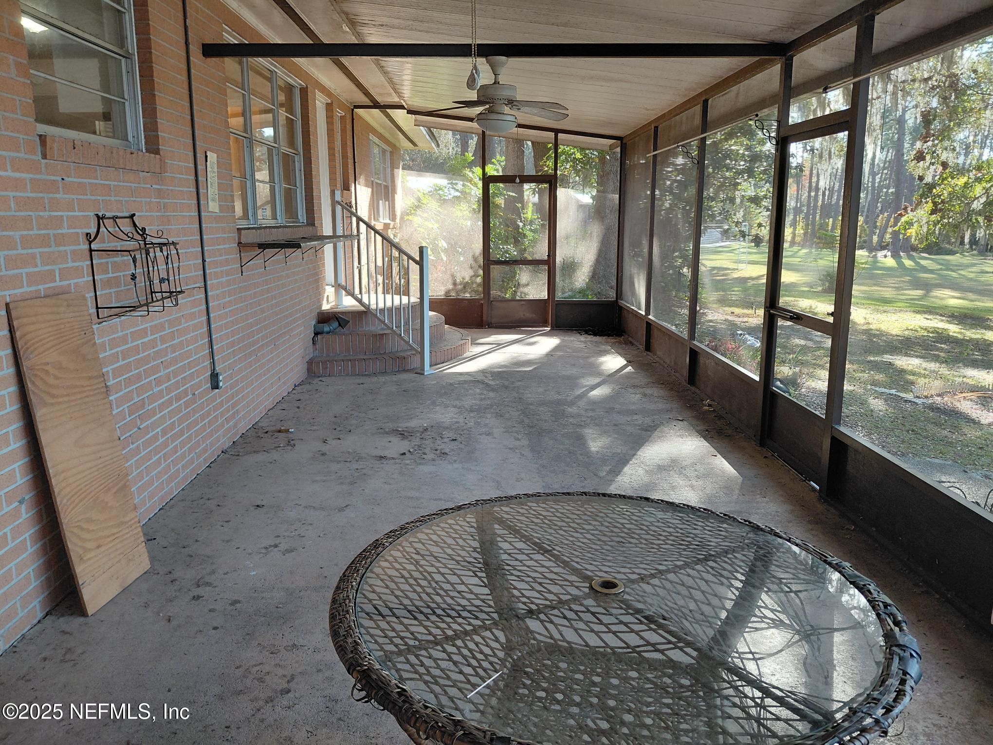 113 Lake Como Point Road Pomona Park, FL 32181 - Photo 21 of 36 a view of a interior of the house