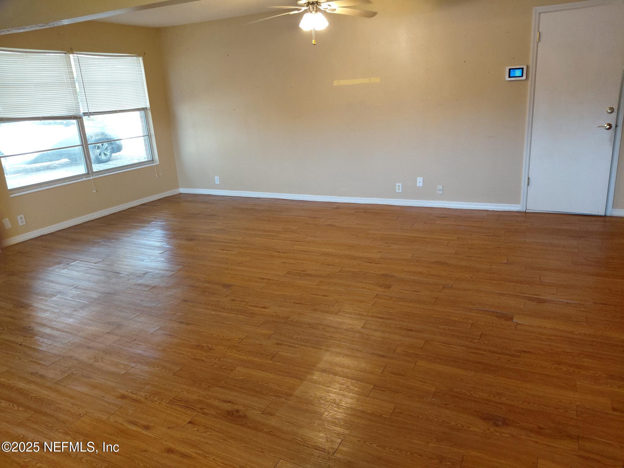 113 Lake Como Point Road Pomona Park, FL 32181 - Photo 22 of 36 113 Living Rm. 2