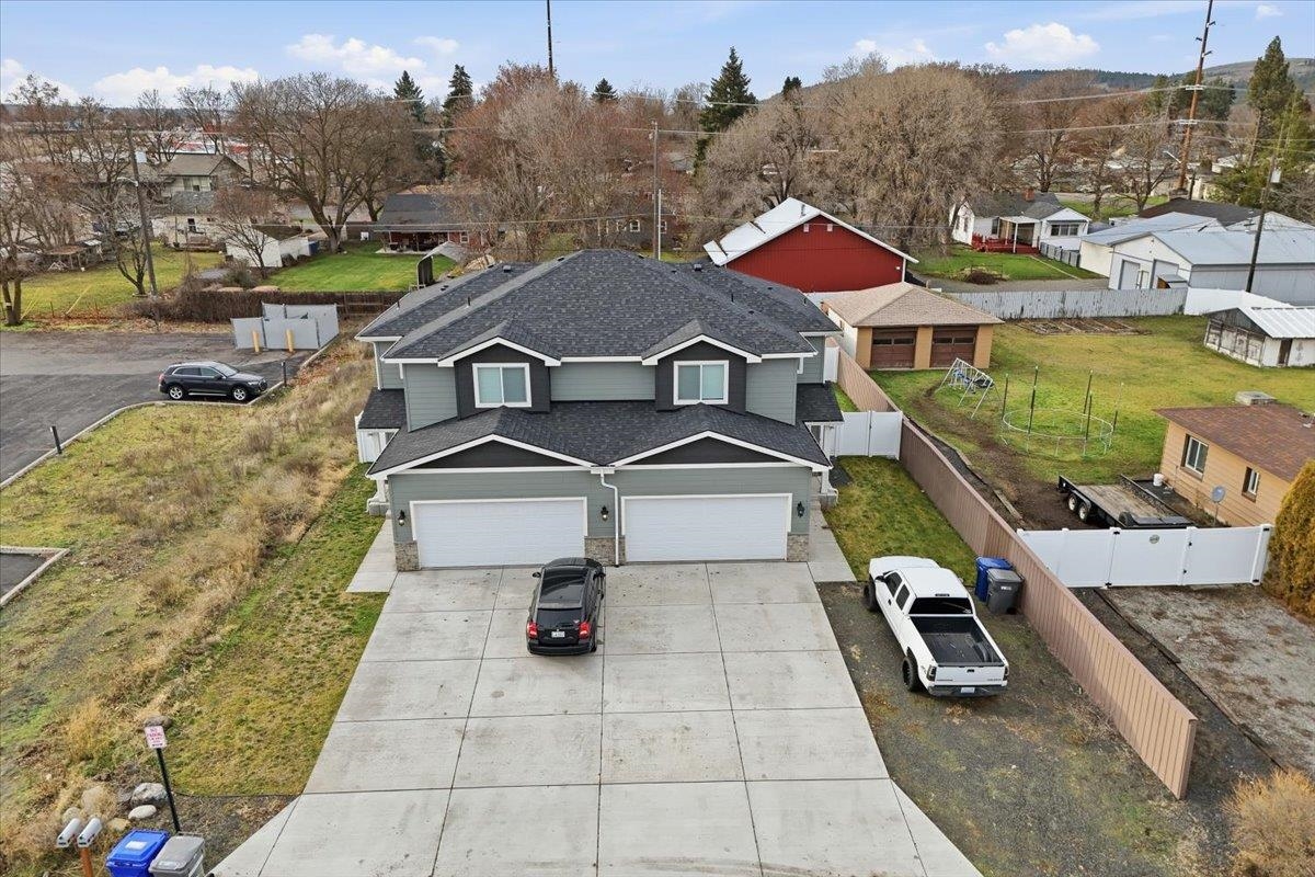 2715 North Boeing Road Millwood, WA 99206 - Photo 2 of 18