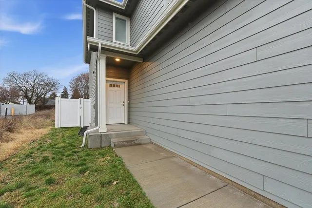 $710,000 | 2715 North Boeing Road, Millwood, WA 99206