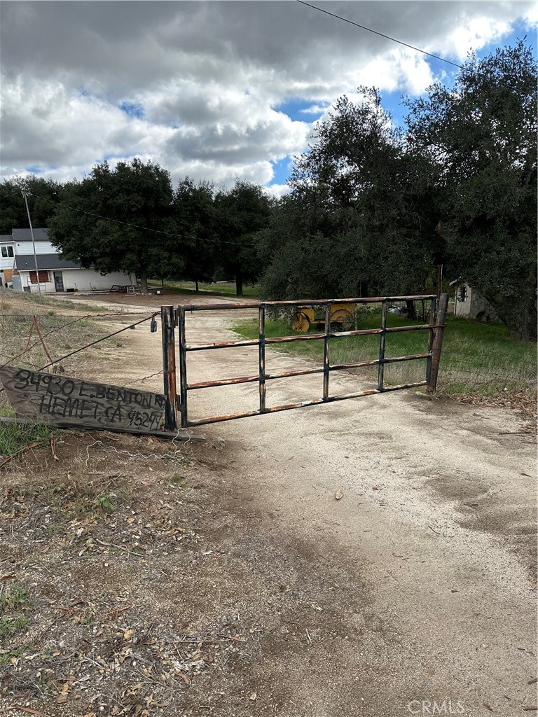 34930 East Benton Road Hemet, CA 92544 - Photo 12 of 54 Front gate.
