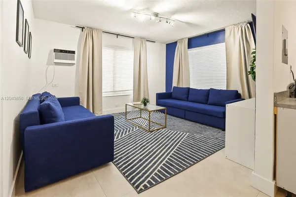 $1,990 | 7340 Harding Avenue, Unit 4, Miami Beach, FL 33141