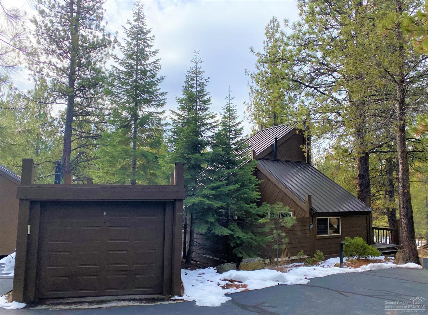 57389 Overlook Road Sunriver, OR 97707 - Photo 1 of 16 Primary Photo