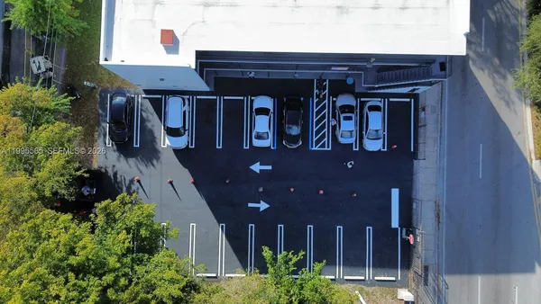 $1,499 | 1130 Northwest 62nd Street, Unit 15, Miami, FL 33150