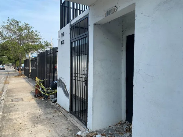 $1,499 | 1130 Northwest 62nd Street, Unit 15, Miami, FL 33150