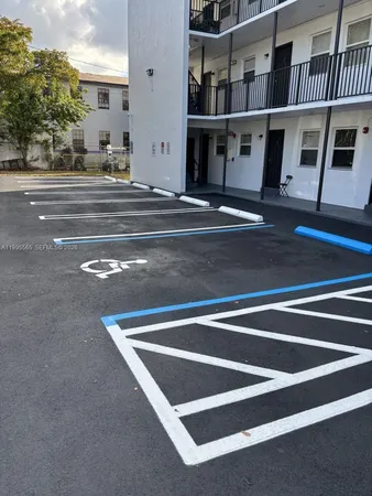 $1,499 | 1130 Northwest 62nd Street, Unit 15, Miami, FL 33150