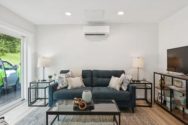 $299,500 | 17 Cedar Bend, Unit 17, Boothbay, ME 04537