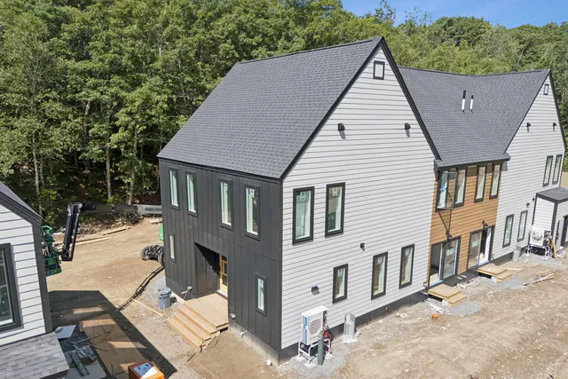 $330,000 | 17 Cedar Bend, Unit 17, Boothbay, ME 04537