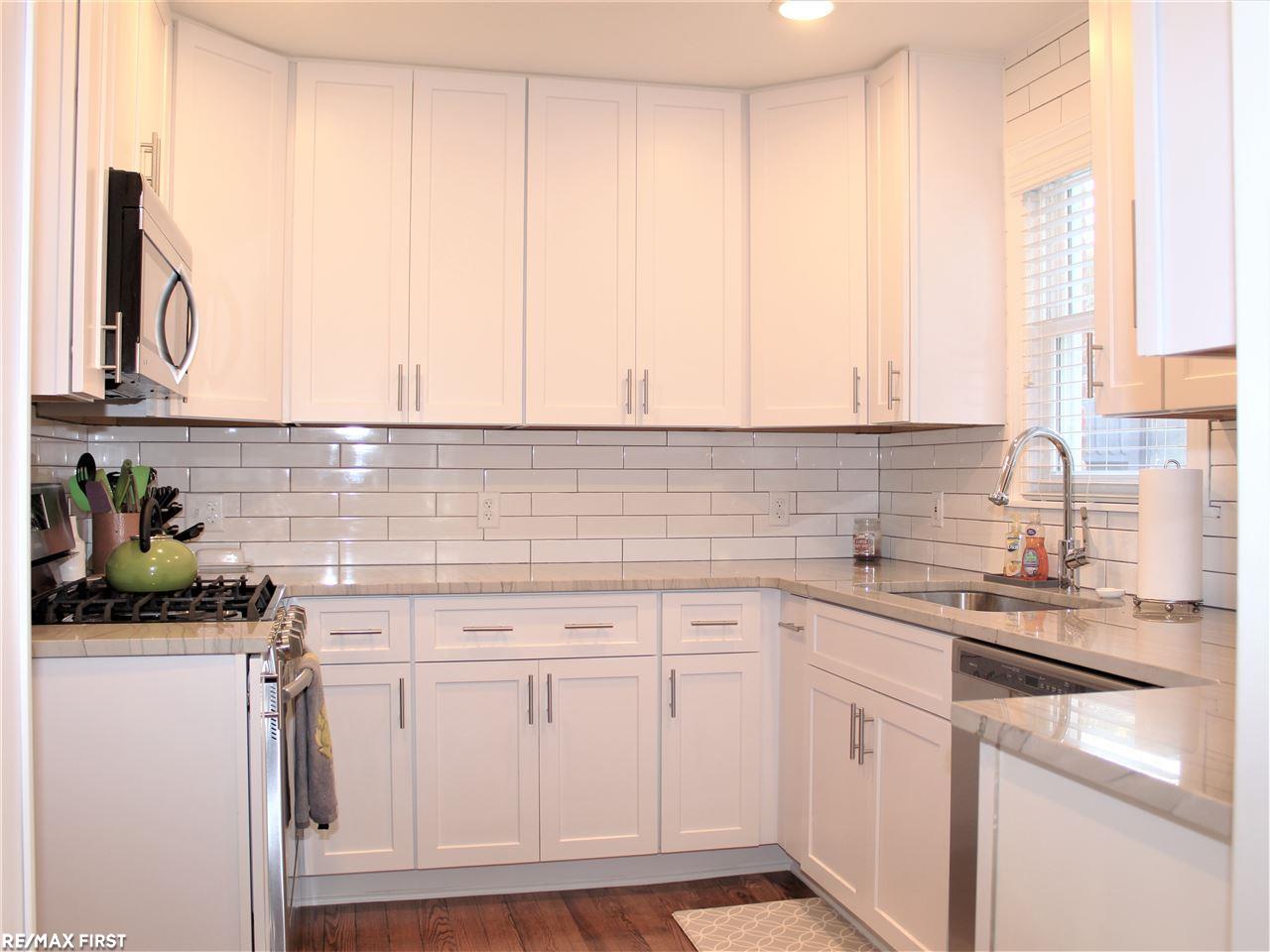 410 Fisher Road Grosse Pointe, MI 48230 - Photo 16 of 47 50005702-15.JPG