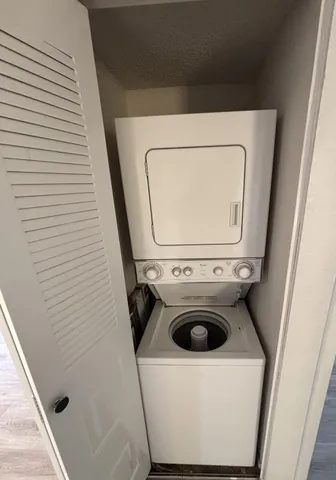 a close up view of a washer and dryer