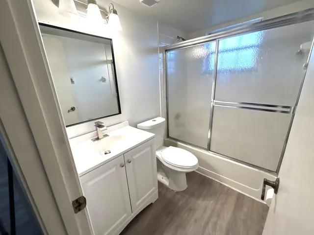 $1,950 | 1552 Southeast Royal Green Circle, Unit 201, Port St. Lucie, FL 34952