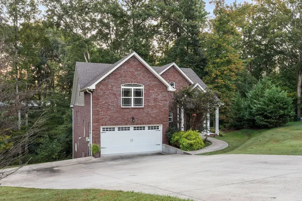 $479,000 | 3047 Gracie Ann Drive, Greenbrier, TN 37073