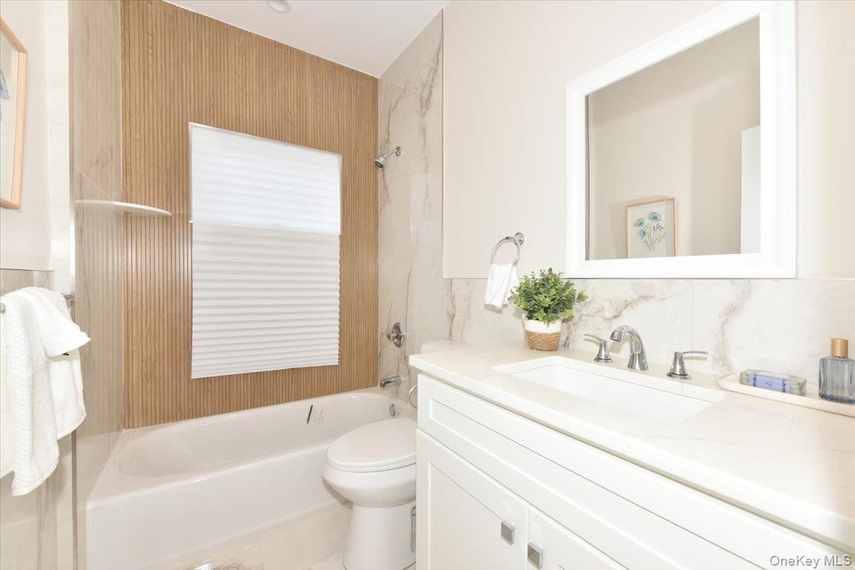 44 Bell Street Valley Stream, NY 11580 - Photo 12 of 27