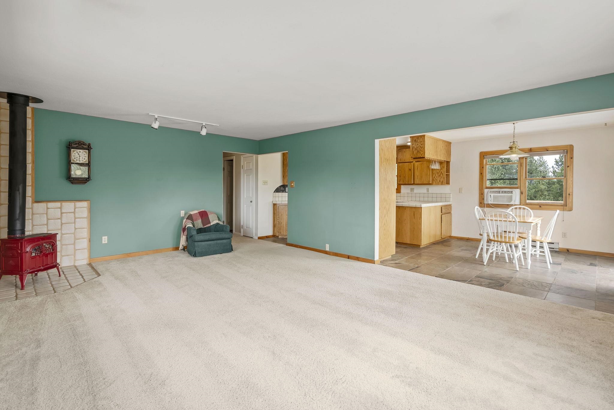 640 Redbud Street Portola, CA 96122 - Photo 7 of 27