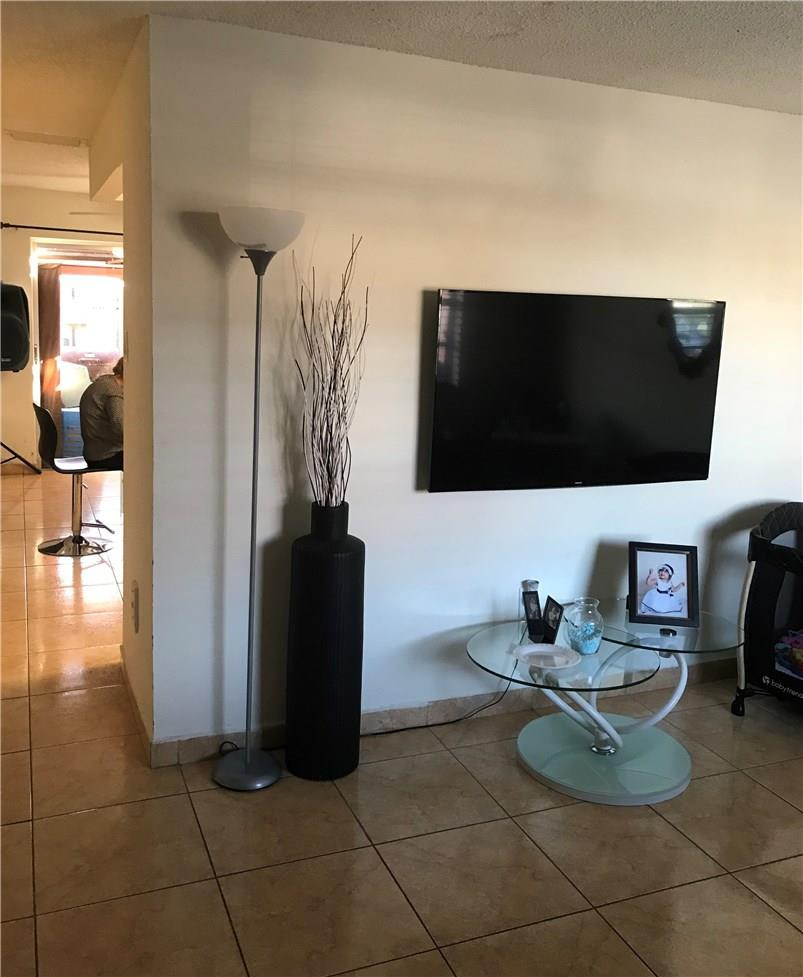 3859 Southwest 99th Avenue, Unit 4 Miami, FL 33165 - Photo 3 of 6 Photo 3