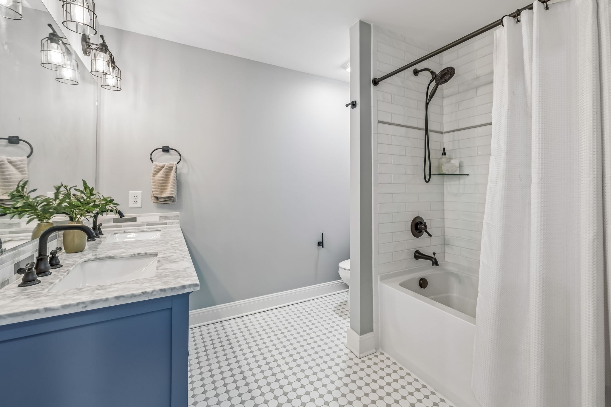 86 Ben Road Westmoreland, TN 37186 - Photo 29 of 64 a bathroom with a sink a granite tub and shower