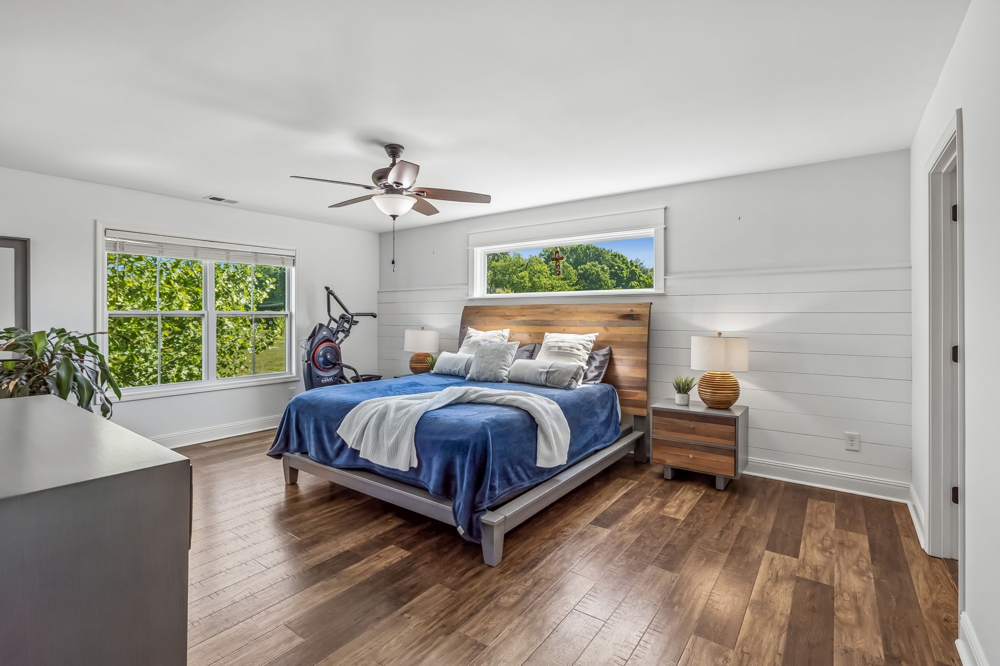 86 Ben Road Westmoreland, TN 37186 - Photo 30 of 64 a spacious bedroom with a bed and a table