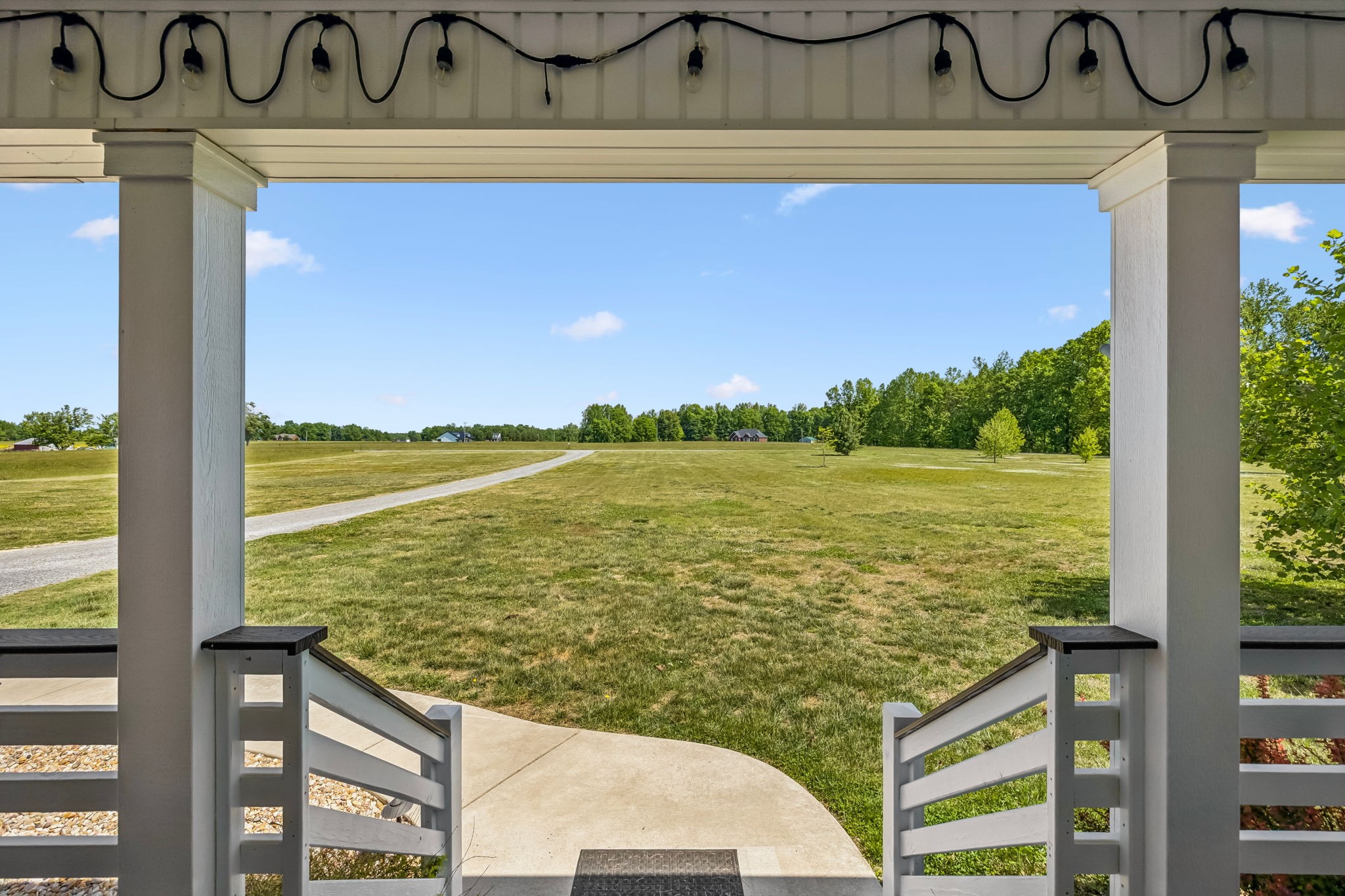 86 Ben Road Westmoreland, TN 37186 - Photo 5 of 64 a view of a city and ocean view