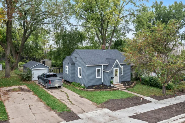 $218,900 | 406 5th Street Northwest, Montgomery, MN 56069
