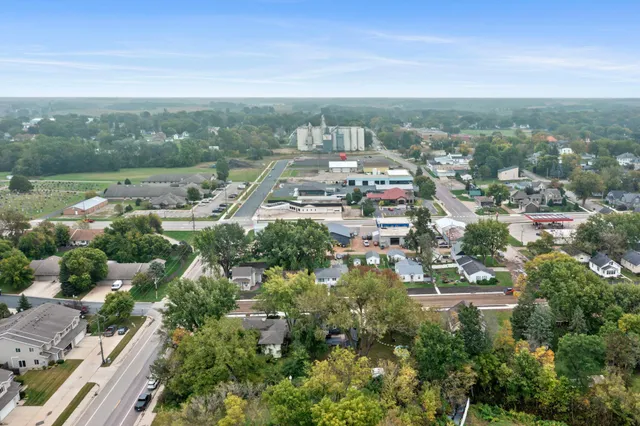 $218,900 | 406 5th Street Northwest, Montgomery, MN 56069