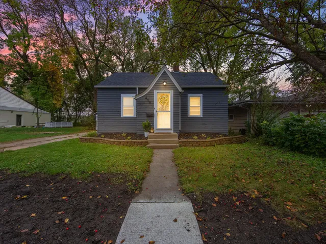 $218,900 | 406 5th Street Northwest, Montgomery, MN 56069