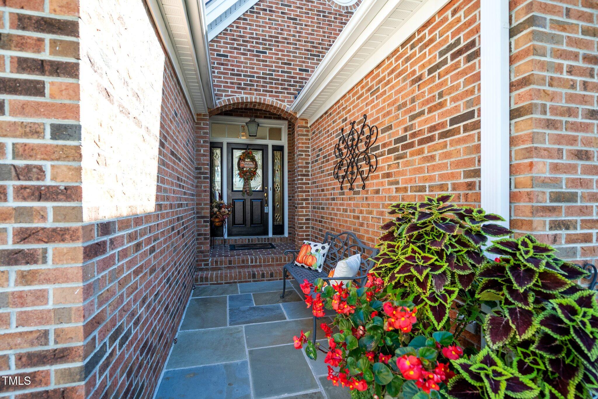 10125 Goodview Court Raleigh, NC 27613 - Photo 2 of 45