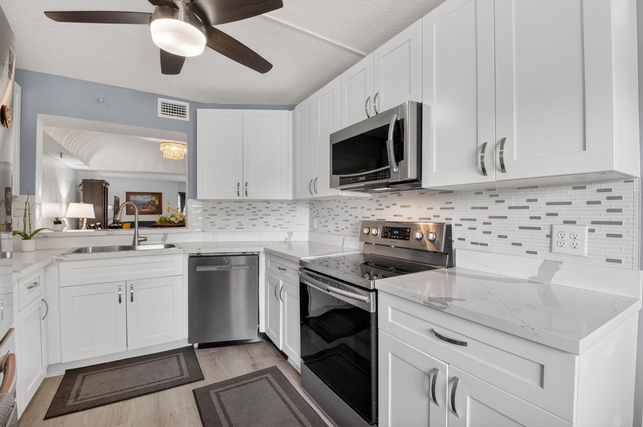 9170 Southwest 14th Street, Unit 4409 Boca Raton, FL 33428 - Photo 10 of 37 Kitchen