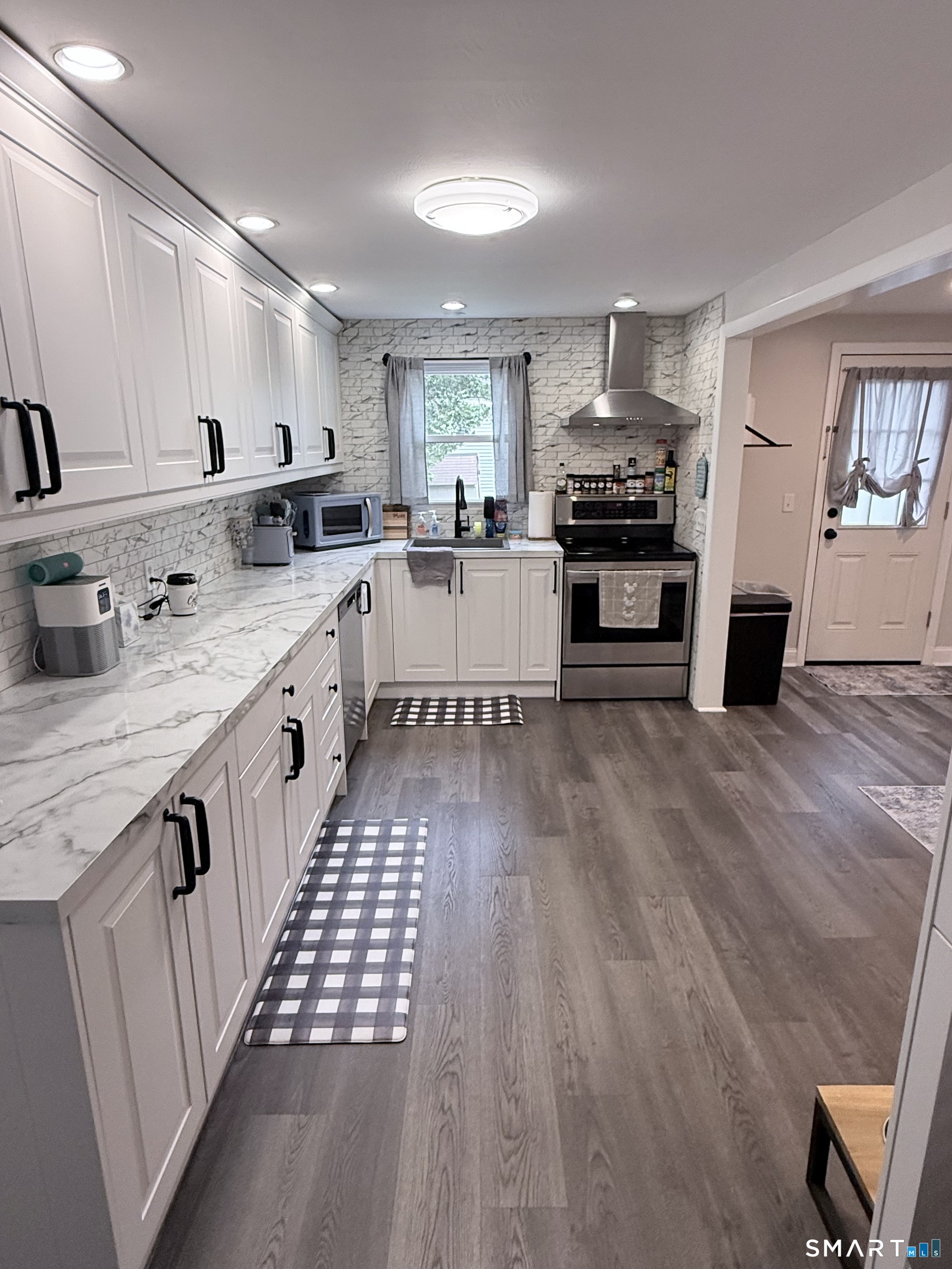 129 Overlook Road South Windsor, CT 06074 - Photo 5 of 30