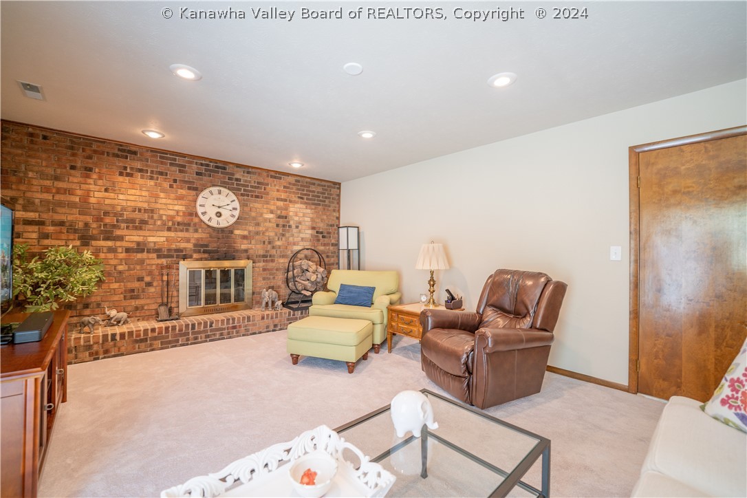 175 Woodland Forest Winfield, WV 25213 - Photo 2 of 28 Gallery Image 2