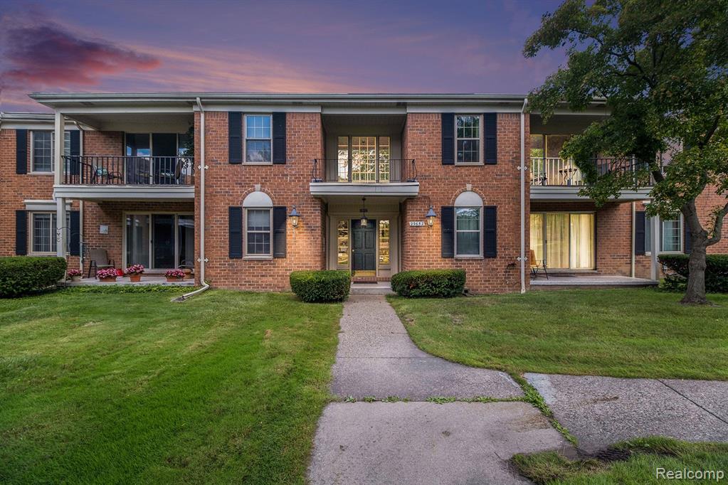 29652 Middlebelt Road, Unit 36 Farmington, MI 48334 - Photo 3 of 20