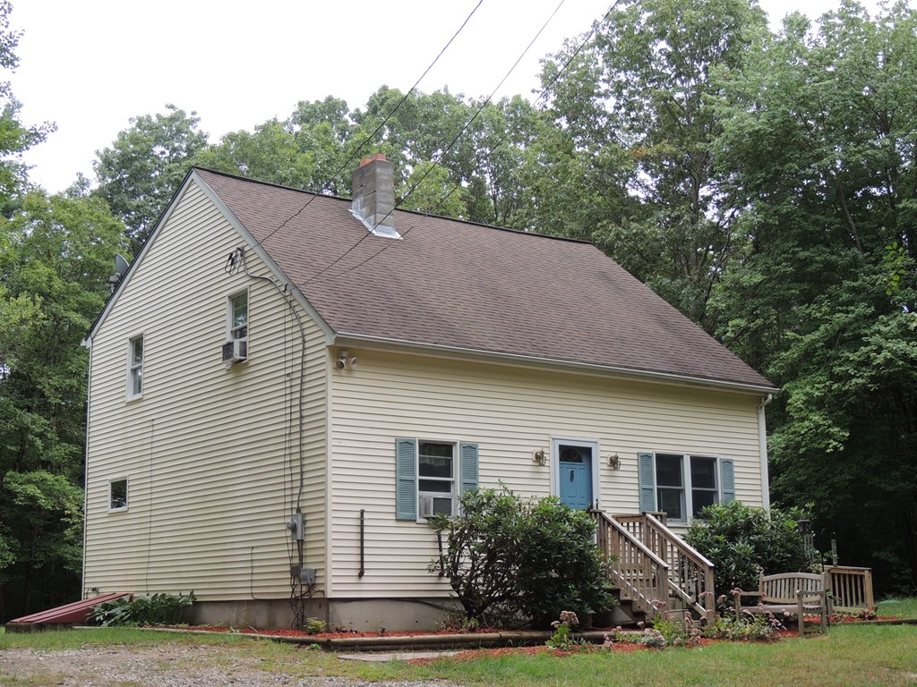 92 McBride Road Wales, MA 01081 - Photo 4 of 25