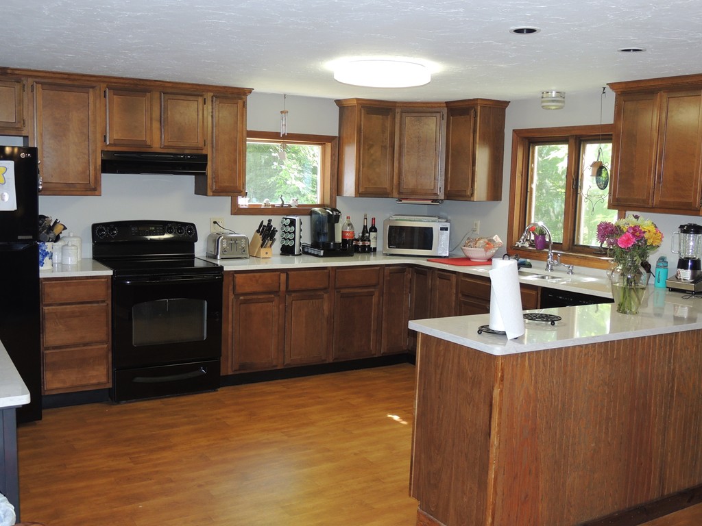 92 McBride Road Wales, MA 01081 - Photo 5 of 25