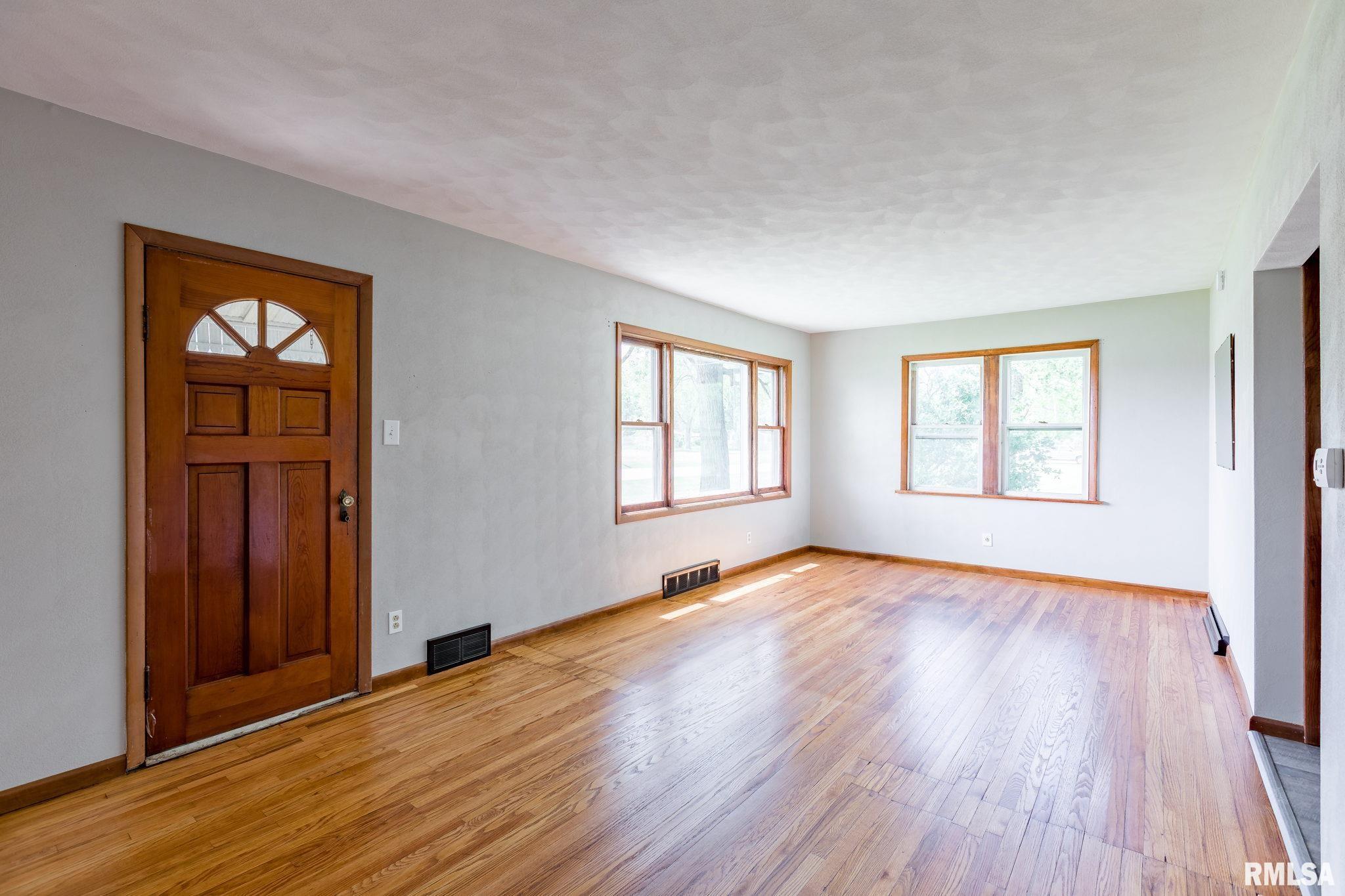 1919 Coyne Center Road Milan, IL 61264 - Photo 11 of 39 Gallery Image 11