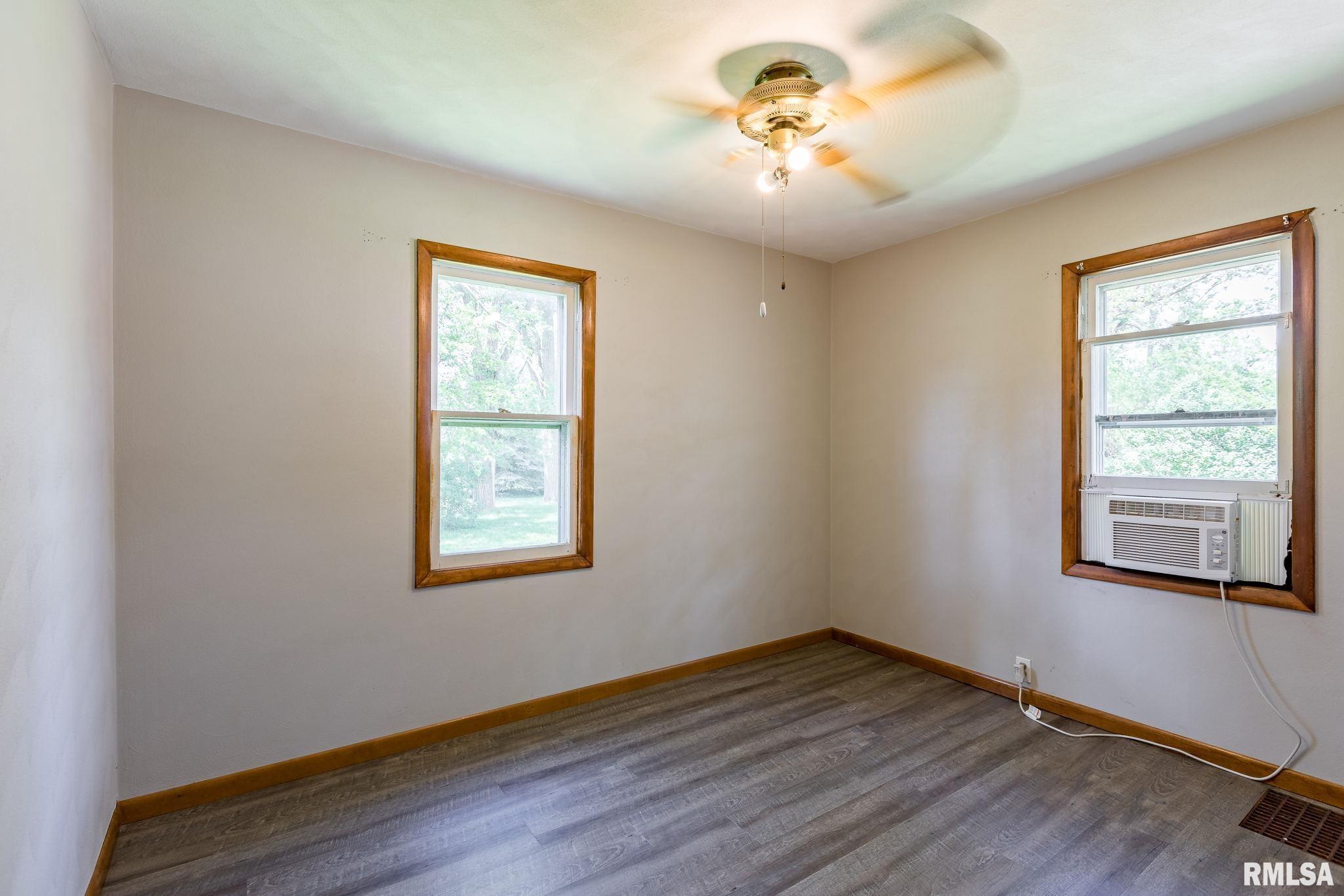 1919 Coyne Center Road Milan, IL 61264 - Photo 18 of 39 Gallery Image 18