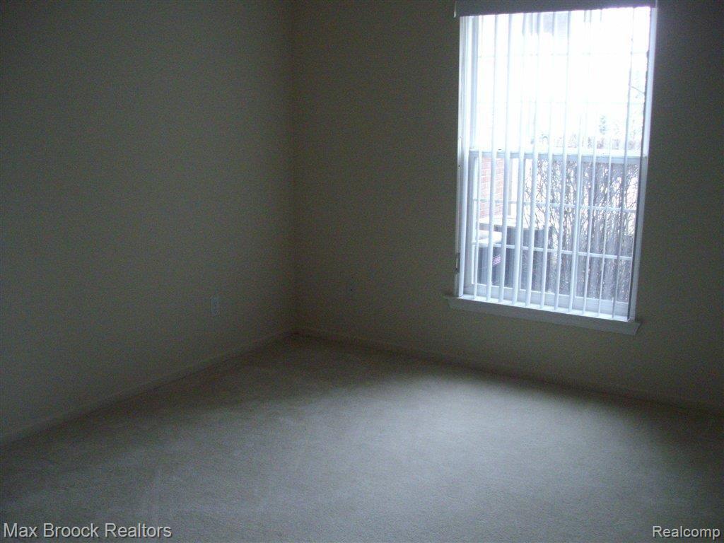 5290 Brookemonte Circle, Unit 345 Rochester, MI 48306 - Photo 16 of 21 MR BR.JPG