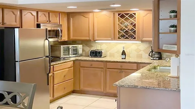 $6,900 | 1230 Siesta Bayside Drive, Unit 1230D, Sarasota, FL 34242