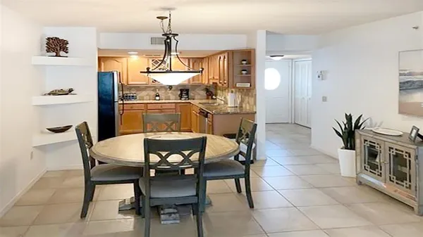 $6,900 | 1230 Siesta Bayside Drive, Unit 1230D, Sarasota, FL 34242
