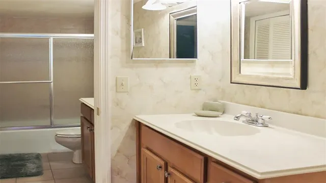 $6,900 | 1230 Siesta Bayside Drive, Unit 1230D, Sarasota, FL 34242