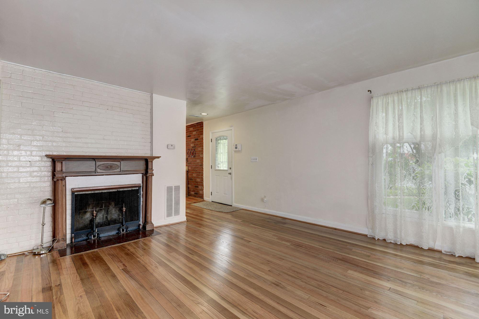 12842 Flack Street Silver Spring, MD 20906 - Photo 5 of 27 Living Room
