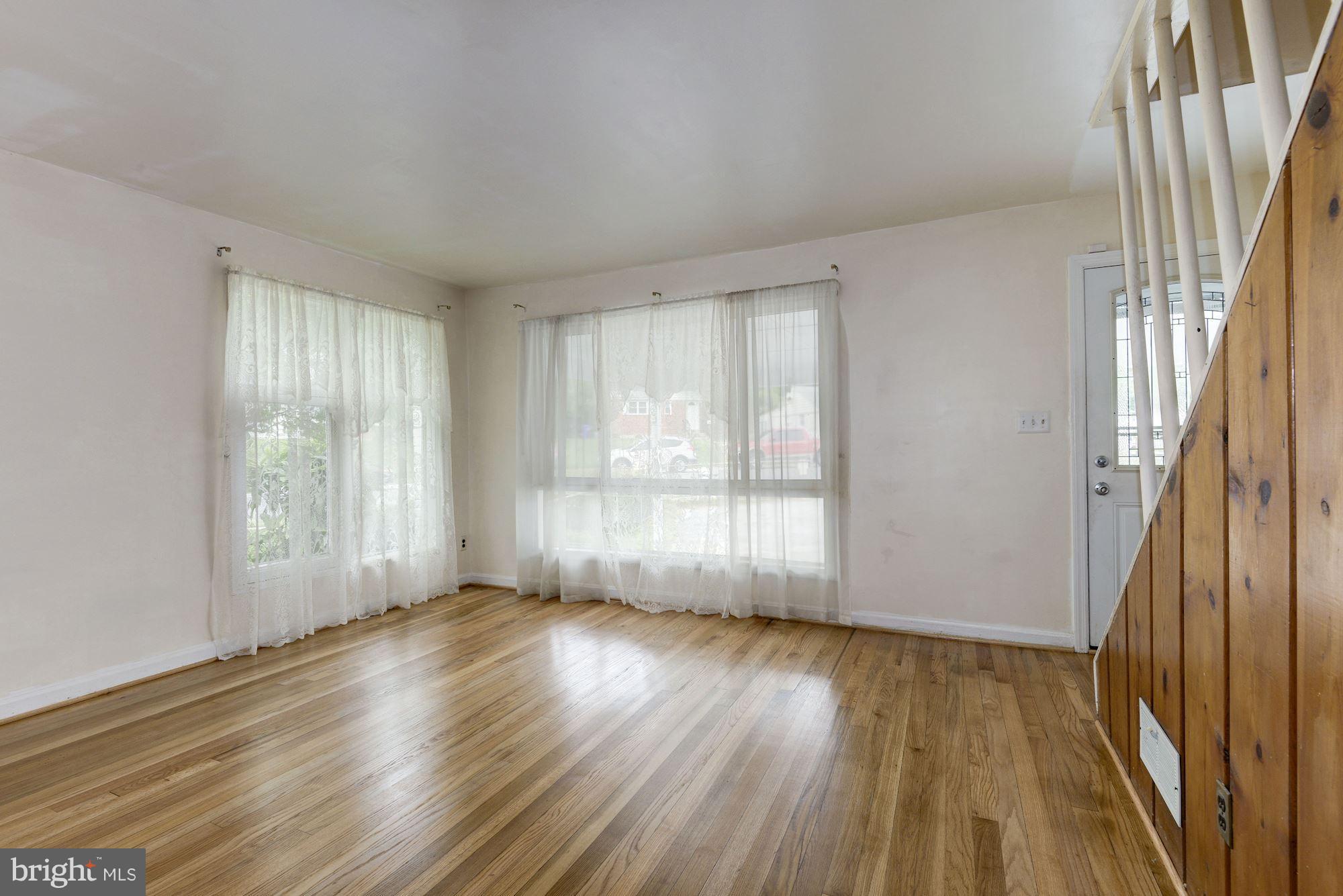 12842 Flack Street Silver Spring, MD 20906 - Photo 6 of 27 Living Room