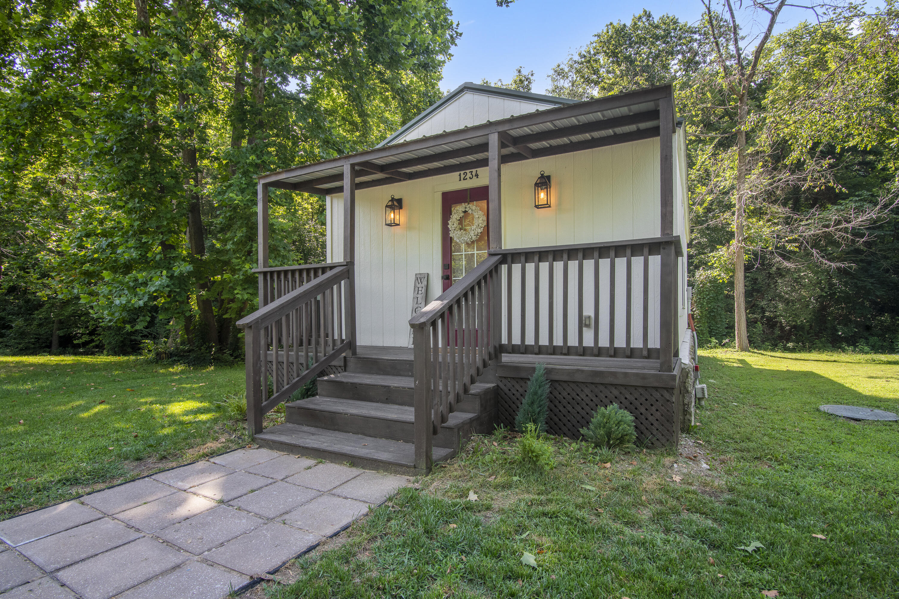 1234 Peace In Valley Road Blue Eye, MO 65611 - Photo 2 of 21 Cover added to front porch!