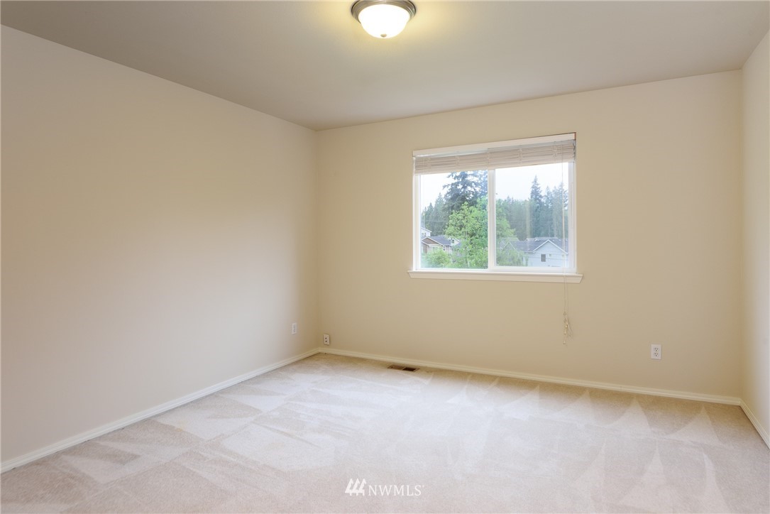 127 203rd Street Southeast Bothell, WA 98012 - Photo 12 of 24
