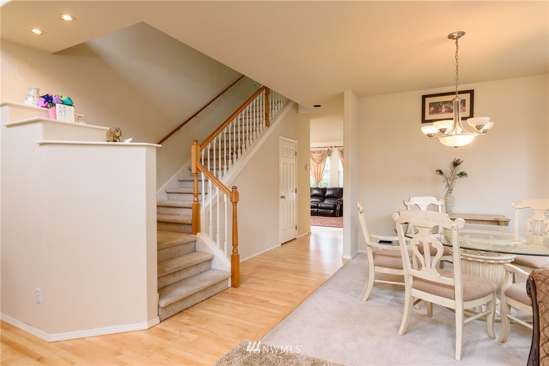 127 203rd Street Southeast Bothell, WA 98012 - Photo 3 of 24