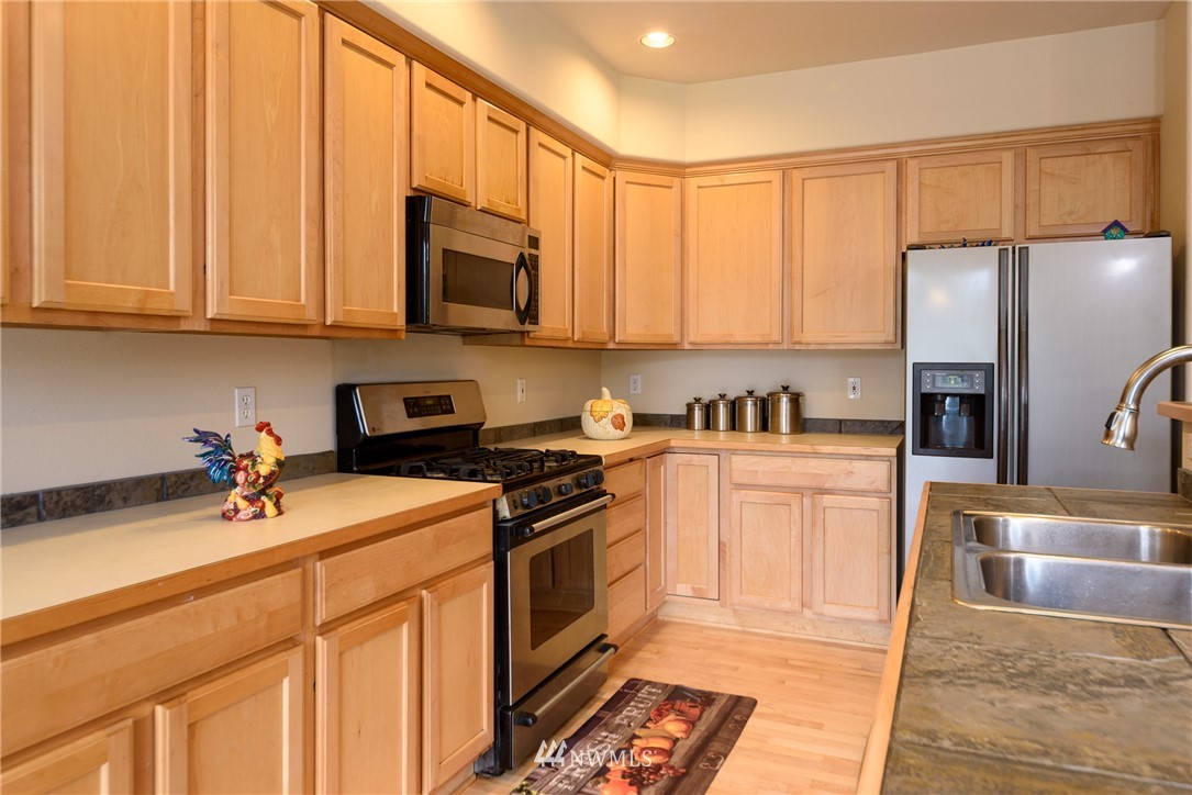 127 203rd Street Southeast Bothell, WA 98012 - Photo 7 of 24