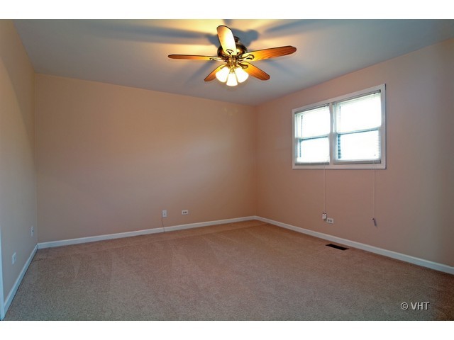 S055 Calvin Court Wheaton, IL 60187 - Photo 6 of 10
