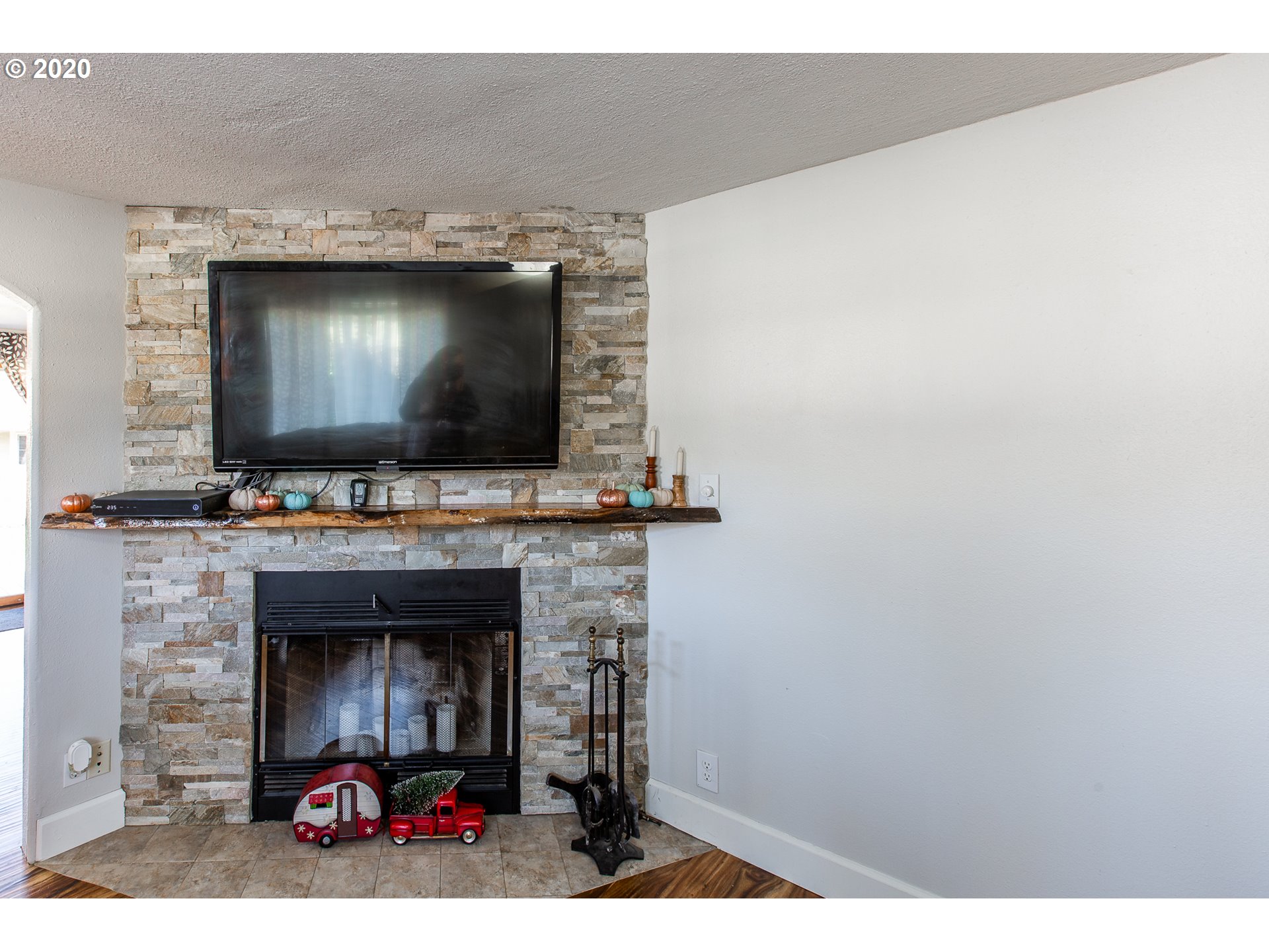 489 North 49th Street Springfield, OR 97478 - Photo 11 of 31