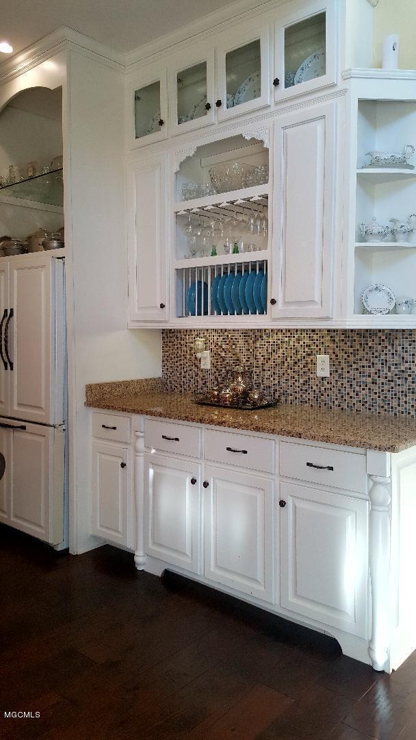 19275 Rucks Krans Road Moss Point, MS 39562 - Photo 12 of 46 kitchen.