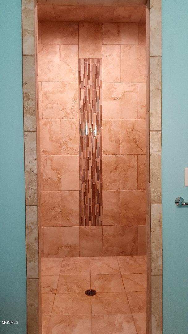 19275 Rucks Krans Road Moss Point, MS 39562 - Photo 18 of 46 master shower ..